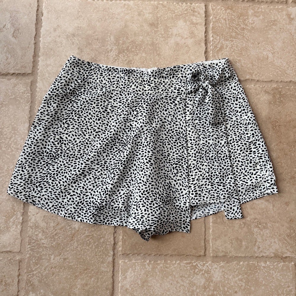 Altard State Black White Dalmation Print Skort Tie Waist Women's Large‎